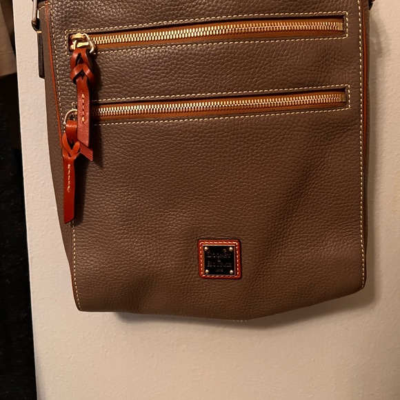 EUC DOONEY & BOURKE CROSSBODY - Picture 5 of 8